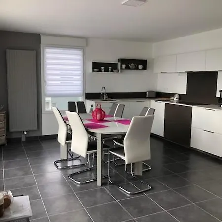 Ty Nath Apartment *